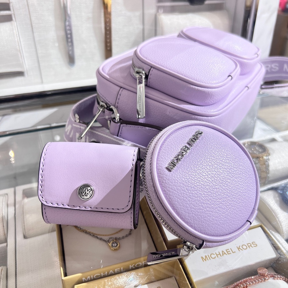 MICHAEL KORSJet Set Leather Medium Crossbody Bag with Case for Apple Airpods Pro - Picture 8 of 12